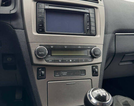 Серый Тойота Авенсис, объемом двигателя 2 л и пробегом 240 тыс. км за 9650 $, фото 10 на Automoto.ua