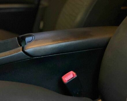 Серый Тойота Авенсис, объемом двигателя 2 л и пробегом 200 тыс. км за 9490 $, фото 19 на Automoto.ua