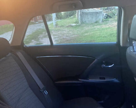 Серый Тойота Авенсис, объемом двигателя 2 л и пробегом 290 тыс. км за 9300 $, фото 16 на Automoto.ua