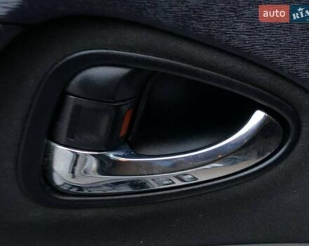 Серый Тойота Авенсис, объемом двигателя 1.99 л и пробегом 200 тыс. км за 9490 $, фото 20 на Automoto.ua