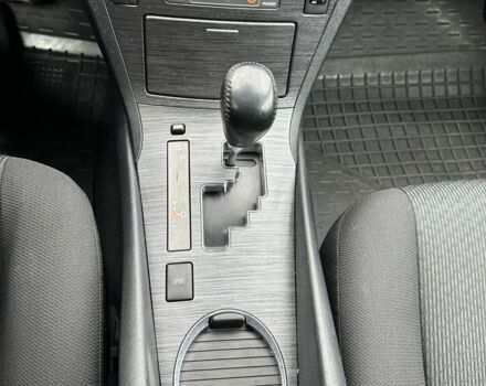 Сірий Тойота Авенсіс, об'ємом двигуна 2.2 л та пробігом 244 тис. км за 8750 $, фото 14 на Automoto.ua