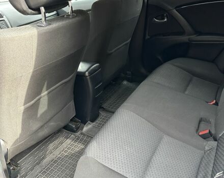 Сірий Тойота Авенсіс, об'ємом двигуна 2.2 л та пробігом 244 тис. км за 8750 $, фото 16 на Automoto.ua