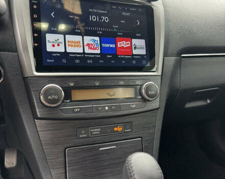 Серый Тойота Авенсис, объемом двигателя 2.2 л и пробегом 243 тыс. км за 9400 $, фото 13 на Automoto.ua