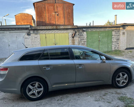 Серый Тойота Авенсис, объемом двигателя 2 л и пробегом 247 тыс. км за 9700 $, фото 4 на Automoto.ua