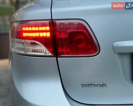 Серый Тойота Авенсис, объемом двигателя 1.99 л и пробегом 200 тыс. км за 9490 $, фото 14 на Automoto.ua