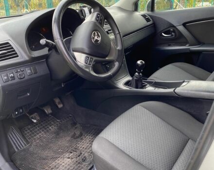 Серый Тойота Авенсис, объемом двигателя 2.2 л и пробегом 335 тыс. км за 9500 $, фото 11 на Automoto.ua