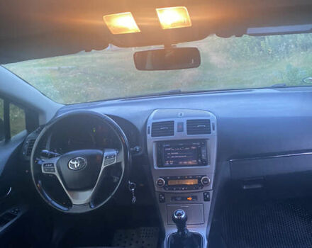 Серый Тойота Авенсис, объемом двигателя 2 л и пробегом 290 тыс. км за 9300 $, фото 13 на Automoto.ua