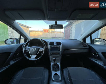 Серый Тойота Авенсис, объемом двигателя 2 л и пробегом 247 тыс. км за 9700 $, фото 8 на Automoto.ua