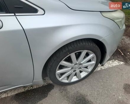 Сірий Тойота Авенсіс, об'ємом двигуна 2 л та пробігом 217 тис. км за 11000 $, фото 19 на Automoto.ua