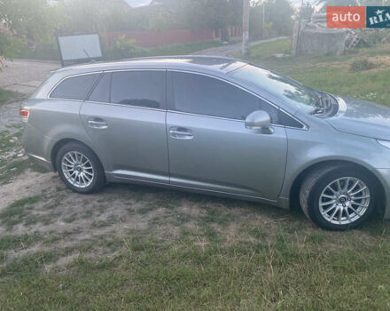 Серый Тойота Авенсис, объемом двигателя 2 л и пробегом 290 тыс. км за 9300 $, фото 2 на Automoto.ua