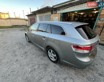 Серый Тойота Авенсис, объемом двигателя 2 л и пробегом 247 тыс. км за 9700 $, фото 6 на Automoto.ua