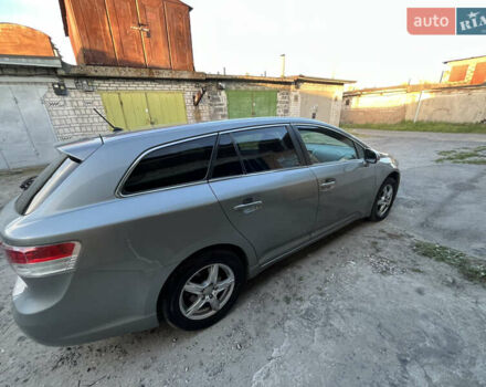 Серый Тойота Авенсис, объемом двигателя 2 л и пробегом 247 тыс. км за 9700 $, фото 1 на Automoto.ua