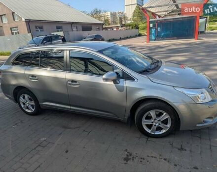 Серый Тойота Авенсис, объемом двигателя 2 л и пробегом 225 тыс. км за 9450 $, фото 2 на Automoto.ua