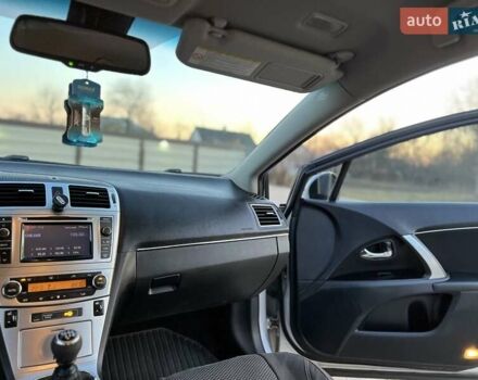 Сірий Тойота Авенсіс, об'ємом двигуна 2 л та пробігом 379 тис. км за 7850 $, фото 44 на Automoto.ua
