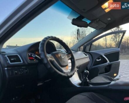 Сірий Тойота Авенсіс, об'ємом двигуна 2 л та пробігом 379 тис. км за 7850 $, фото 31 на Automoto.ua