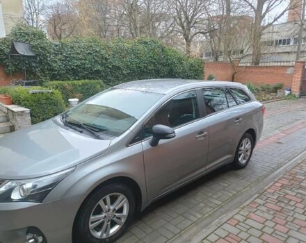 Серый Тойота Авенсис, объемом двигателя 2 л и пробегом 193 тыс. км за 11200 $, фото 2 на Automoto.ua