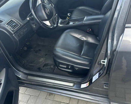 Серый Тойота Авенсис, объемом двигателя 1.99 л и пробегом 248 тыс. км за 12200 $, фото 6 на Automoto.ua
