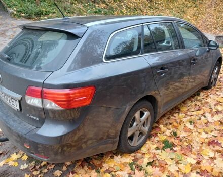 Серый Тойота Авенсис, объемом двигателя 1.8 л и пробегом 202 тыс. км за 9300 $, фото 4 на Automoto.ua