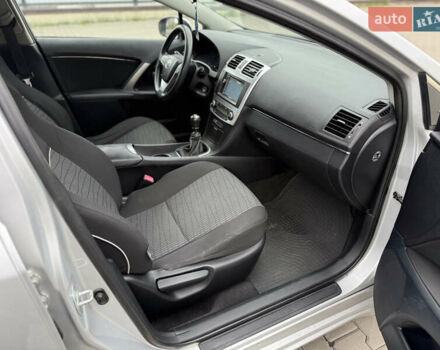 Серый Тойота Авенсис, объемом двигателя 2 л и пробегом 243 тыс. км за 8450 $, фото 16 на Automoto.ua
