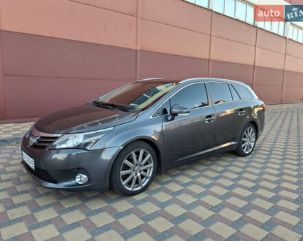 Серый Тойота Авенсис, объемом двигателя 2.2 л и пробегом 264 тыс. км за 10200 $, фото 2 на Automoto.ua