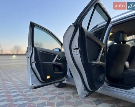Сірий Тойота Авенсіс, об'ємом двигуна 2 л та пробігом 379 тис. км за 7850 $, фото 37 на Automoto.ua