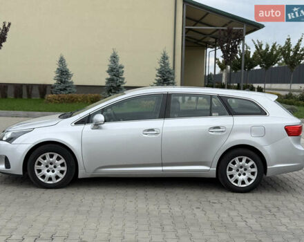 Серый Тойота Авенсис, объемом двигателя 2 л и пробегом 243 тыс. км за 8450 $, фото 2 на Automoto.ua