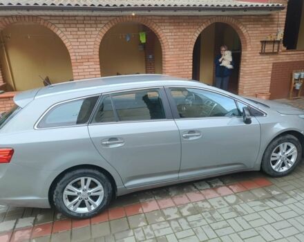 Серый Тойота Авенсис, объемом двигателя 2 л и пробегом 193 тыс. км за 11200 $, фото 3 на Automoto.ua
