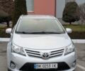Серый Тойота Авенсис, объемом двигателя 2 л и пробегом 300 тыс. км за 8000 $, фото 1 на Automoto.ua