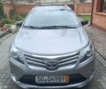 Сірий Тойота Авенсіс, об'ємом двигуна 2 л та пробігом 208 тис. км за 11200 $, фото 1 на Automoto.ua