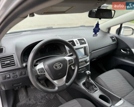 Серый Тойота Авенсис, объемом двигателя 2 л и пробегом 243 тыс. км за 8450 $, фото 9 на Automoto.ua