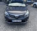 Серый Тойота Авенсис, объемом двигателя 1.99 л и пробегом 248 тыс. км за 12200 $, фото 1 на Automoto.ua
