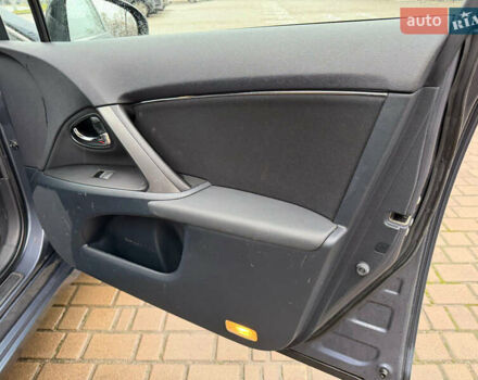 Серый Тойота Авенсис, объемом двигателя 2 л и пробегом 275 тыс. км за 11700 $, фото 31 на Automoto.ua