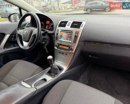 Серый Тойота Авенсис, объемом двигателя 2 л и пробегом 275 тыс. км за 11700 $, фото 35 на Automoto.ua