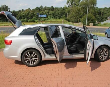 Серый Тойота Авенсис, объемом двигателя 0 л и пробегом 295 тыс. км за 8300 $, фото 4 на Automoto.ua