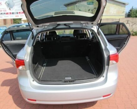 Серый Тойота Авенсис, объемом двигателя 0 л и пробегом 295 тыс. км за 8300 $, фото 5 на Automoto.ua