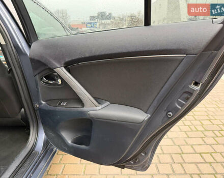 Серый Тойота Авенсис, объемом двигателя 2 л и пробегом 275 тыс. км за 11700 $, фото 32 на Automoto.ua