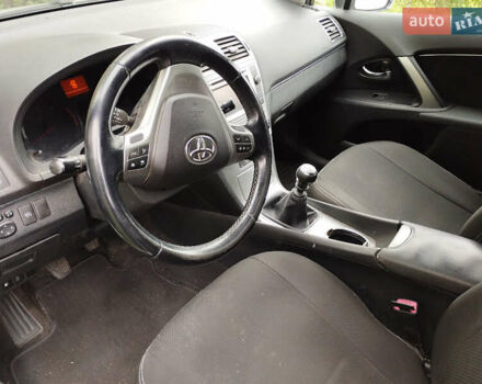 Серый Тойота Авенсис, объемом двигателя 1.99 л и пробегом 258 тыс. км за 12700 $, фото 4 на Automoto.ua