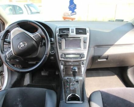 Серый Тойота Авенсис, объемом двигателя 0 л и пробегом 295 тыс. км за 8300 $, фото 2 на Automoto.ua