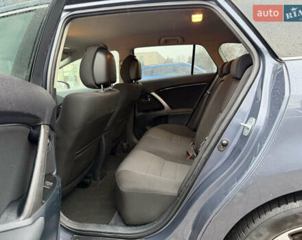 Серый Тойота Авенсис, объемом двигателя 2 л и пробегом 275 тыс. км за 11700 $, фото 26 на Automoto.ua