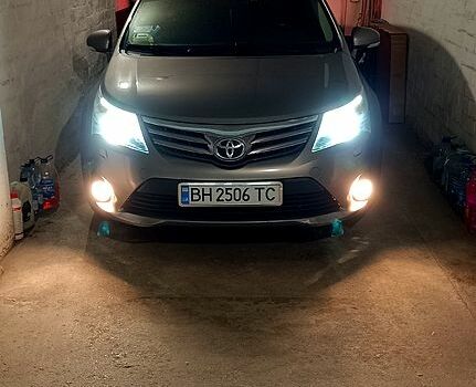 Серый Тойота Авенсис, объемом двигателя 2.2 л и пробегом 225 тыс. км за 12200 $, фото 11 на Automoto.ua