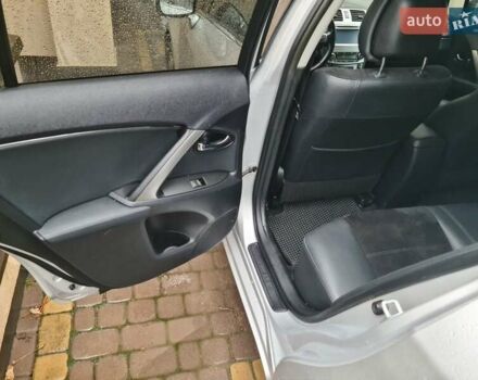 Сірий Тойота Авенсіс, об'ємом двигуна 2.2 л та пробігом 216 тис. км за 9900 $, фото 6 на Automoto.ua