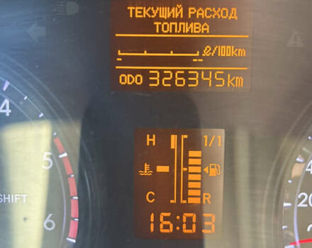 Серый Тойота Авенсис, объемом двигателя 2 л и пробегом 326 тыс. км за 11500 $, фото 19 на Automoto.ua
