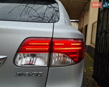 Сірий Тойота Авенсіс, об'ємом двигуна 2.2 л та пробігом 216 тис. км за 9900 $, фото 13 на Automoto.ua