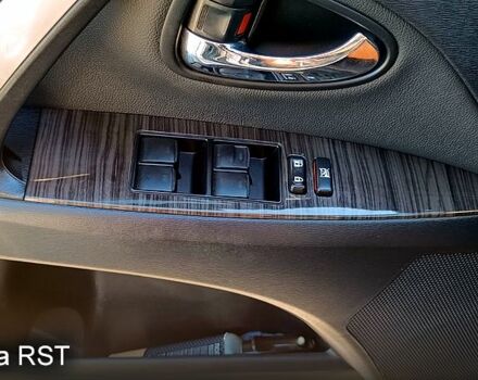 Серый Тойота Авенсис, объемом двигателя 2.2 л и пробегом 225 тыс. км за 12200 $, фото 2 на Automoto.ua
