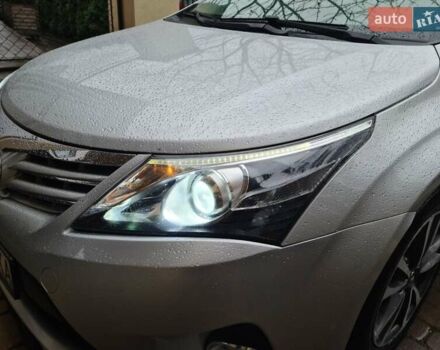 Сірий Тойота Авенсіс, об'ємом двигуна 2.2 л та пробігом 216 тис. км за 9900 $, фото 16 на Automoto.ua