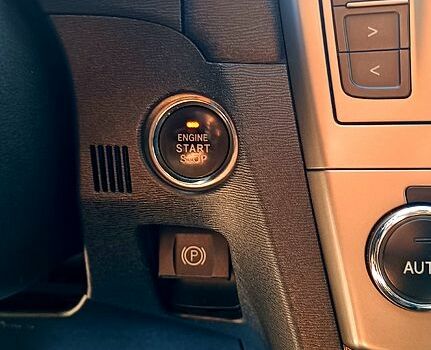 Серый Тойота Авенсис, объемом двигателя 2.2 л и пробегом 225 тыс. км за 12200 $, фото 8 на Automoto.ua