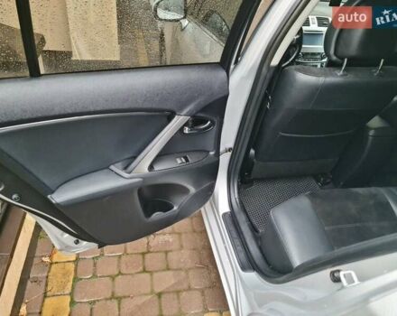 Сірий Тойота Авенсіс, об'ємом двигуна 2.2 л та пробігом 216 тис. км за 9900 $, фото 9 на Automoto.ua