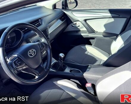 Серый Тойота Авенсис, объемом двигателя 2 л и пробегом 273 тыс. км за 13200 $, фото 4 на Automoto.ua