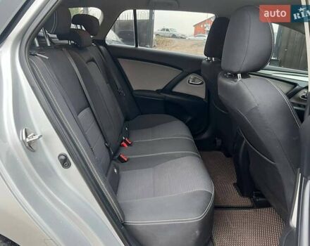 Серый Тойота Авенсис, объемом двигателя 2 л и пробегом 274 тыс. км за 12990 $, фото 10 на Automoto.ua