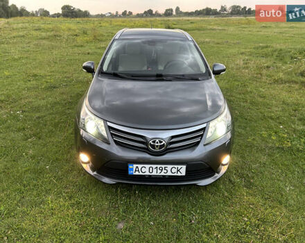 Серый Тойота Авенсис, объемом двигателя 2 л и пробегом 185 тыс. км за 11200 $, фото 4 на Automoto.ua